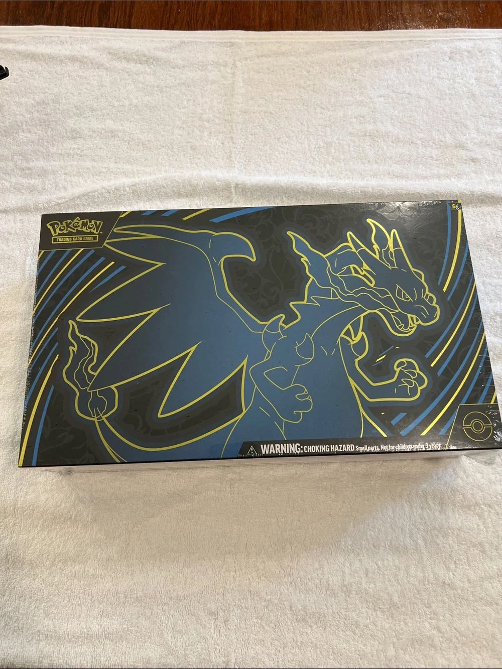 Pokemon Black & Blue Charizard Collector Playmat Box